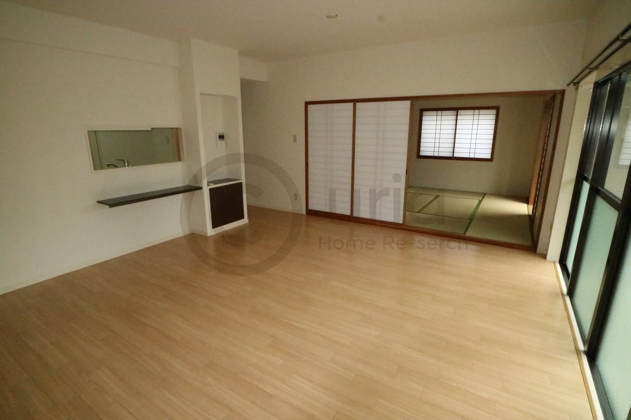 ダンディライオン魚崎の居間・リビング