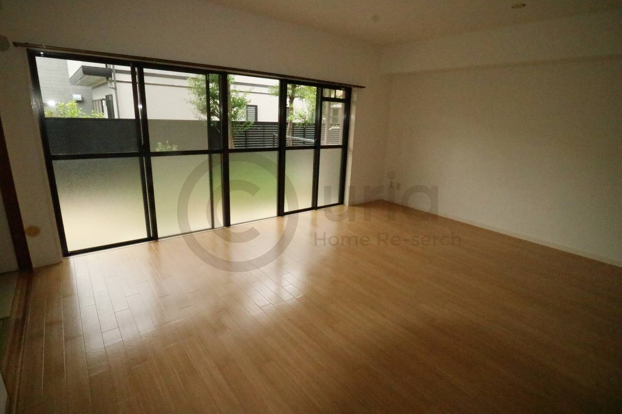 ダンディライオン魚崎の居間・リビング