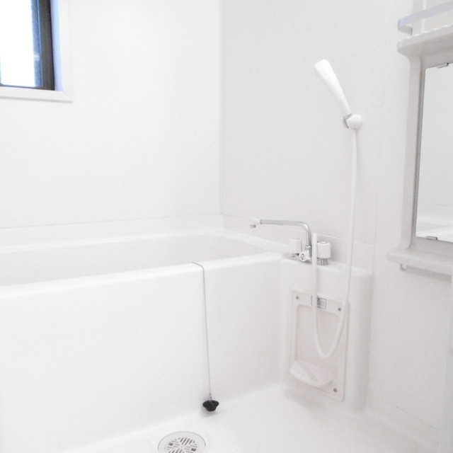 スリージェ壱番館の浴室