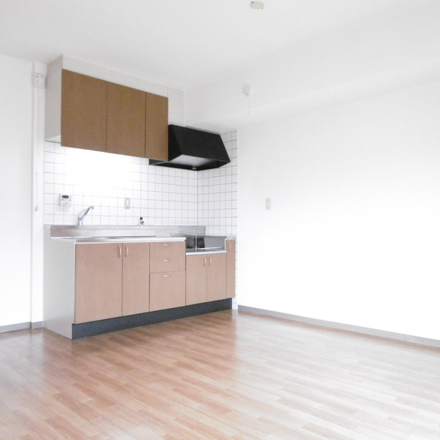 スリージェ壱番館の居間・リビング