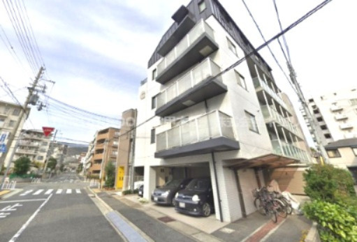 カサベラ西岡本の外観