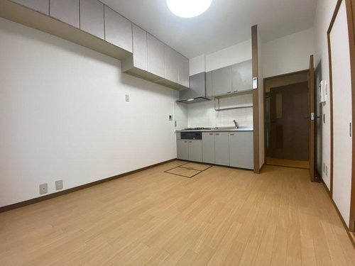 カサベラ西岡本の居間・リビング