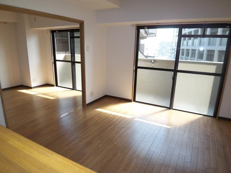 エスペラール神戸の居間・リビング