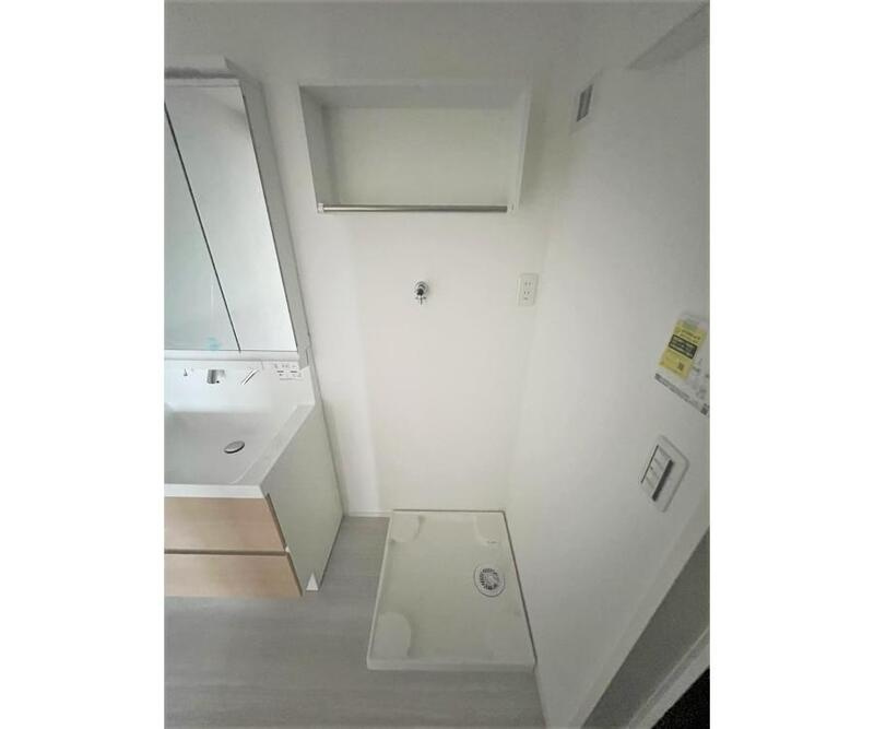 府中市白糸台４丁目のアパートの玄関