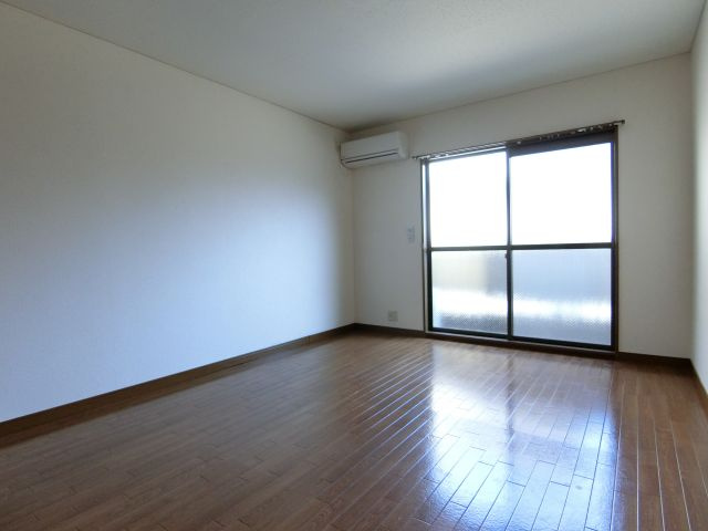 サンハイム千代田弐番館の寝室