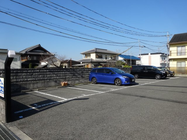 サンハイム千代田弐番館の駐車場