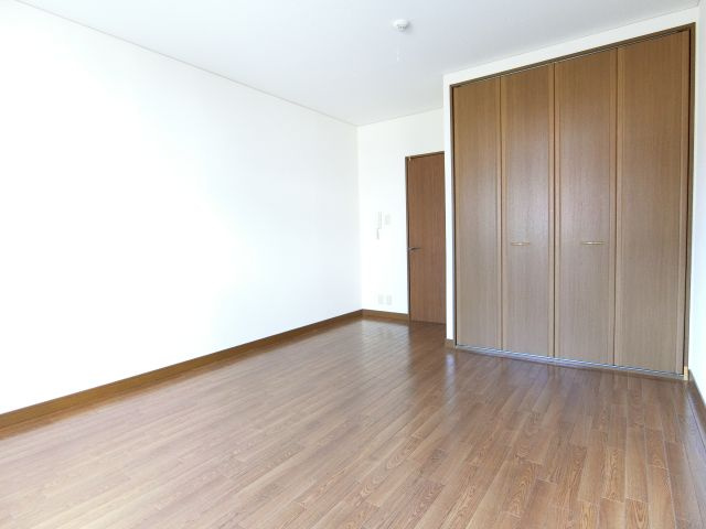 サンハイム千代田弐番館の寝室