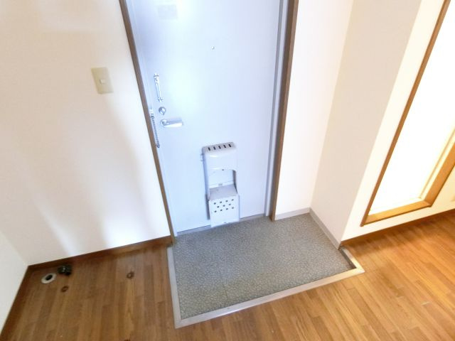 サンハイム千代田弐番館の玄関