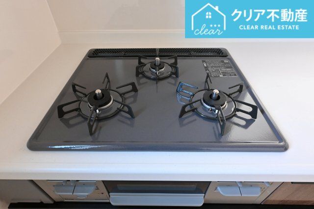 【設備】 | 太田市新田上江田町　GRAFARE | 三口コンロで家事効率アップ！