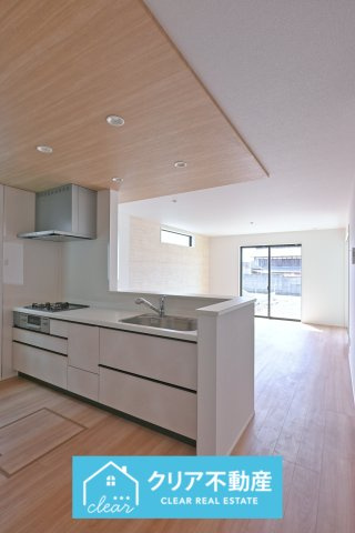 【居間・リビング】 | 太田市新田上江田町　GRAFARE | 広々としたキッチンスペースとリビング♪