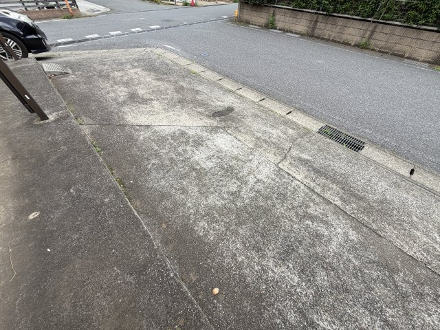 志賀ハイツの駐車場