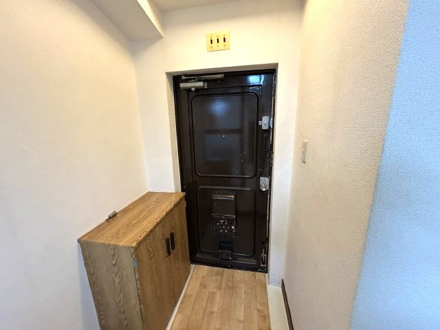 マンション白菊の玄関