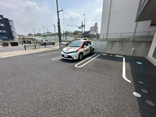 ファセット土橋の駐車場