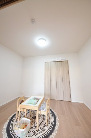 ロッコーマンション京橋川コーポの洋室|全居室収納スペース有、お部屋が広く綺麗に使えます