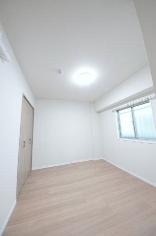 ロッコーマンション京橋川コーポの洋室|全居室収納スペース有、お部屋が広く綺麗に使えます