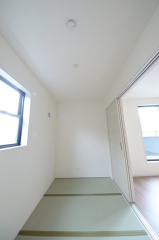 美の里一丁目の洋室|全居室収納スペース有、お部屋が広く綺麗に使えます