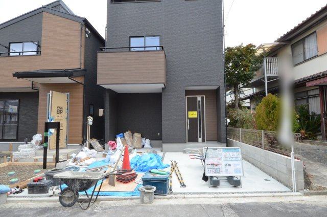 美の里一丁目の駐車場|前面道路は交通量が少なく駐車楽々
駐車は2台可能です