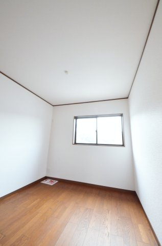 矢野東四丁目の洋室|全居室収納スペース有、お部屋が広く綺麗に使えます