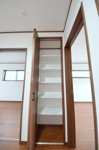 矢野東四丁目の収納|廊下にも収納スペース有
