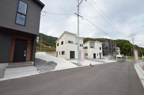 中野6丁目の前面道路含む現地写真|前面道路は広く、交通量も少ない為駐車楽々です