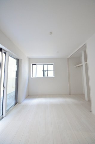 宇品神田四丁目の洋室|全居室収納スペース有、お部屋が広く綺麗に使えます