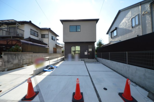 桜尾三丁目の駐車場|JR廿日市駅徒歩17分、山陽女学園前電停徒歩13分
駐車は2台可能です