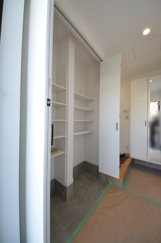 桜尾三丁目の収納|大容量のシューズクローク