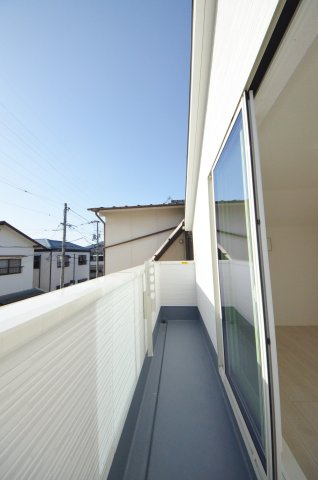 落合南一丁目のバルコニー|南西向きのバルコニー