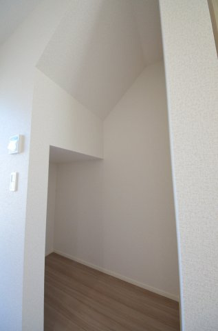 串戸四丁目の収納|キッチンにパントリースペースがあります