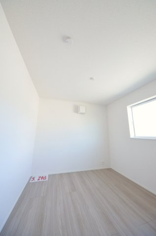 串戸四丁目の洋室|全居室収納スペース有、お部屋が広く綺麗に使えます