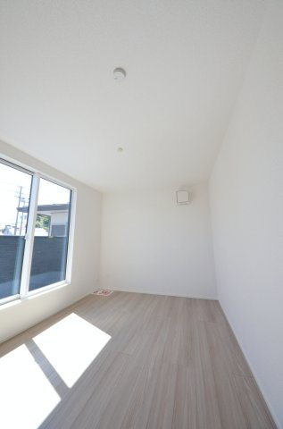 串戸四丁目の洋室|全居室収納スペース有、お部屋が広く綺麗に使えます