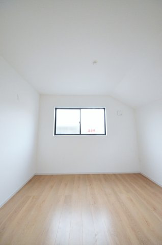 安東四丁目の洋室|全居室収納スペース有、お部屋が広く綺麗に使えます