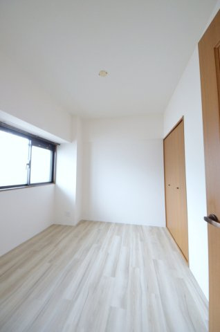 クレイドル東高須駅前の洋室|全居室収納スペース有
お部屋が広く綺麗に使えます