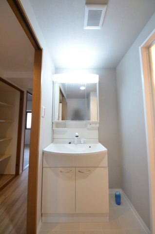 クレイドル東高須駅前の独立洗面台|洗面化粧台も新規交換済