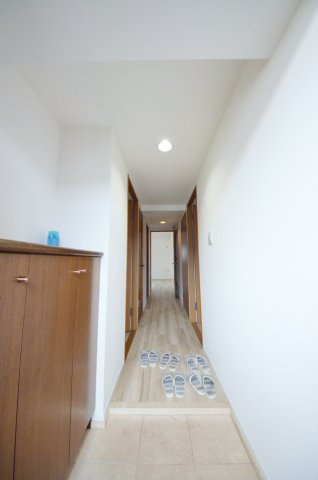 クレイドル東高須駅前の玄関|玄関には大容量のシューズボックス有