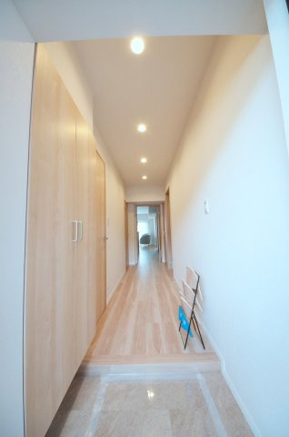 ライオンズマンション己斐本町の玄関|玄関には大容量のシューズボックス有