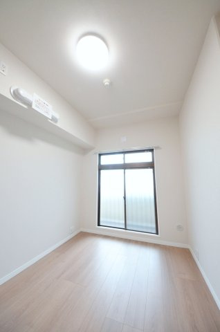 古江西町パークマンションの洋室|全居室収納スペース有
お部屋が広く綺麗に使えます