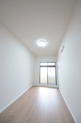 古江西町パークマンションの洋室|全居室収納スペース有
お部屋が広く綺麗に使えます