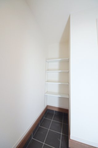 倉掛三丁目の収納|玄関に土間収納があります