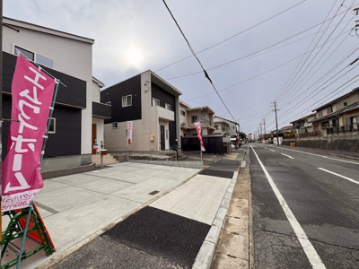 【前面道路含む現地写真】 | FIRST TOWN尾張旭市第1南新町中畑全1棟【仲介手数料無料　本地原小　旭中 】 | 今すぐのご案内可能です！→  0120-336-922　までお気軽にお問い合わせください。