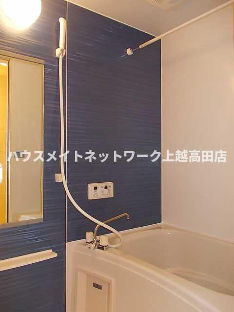 ヴィラージュ・Ｋの浴室|追焚機能付