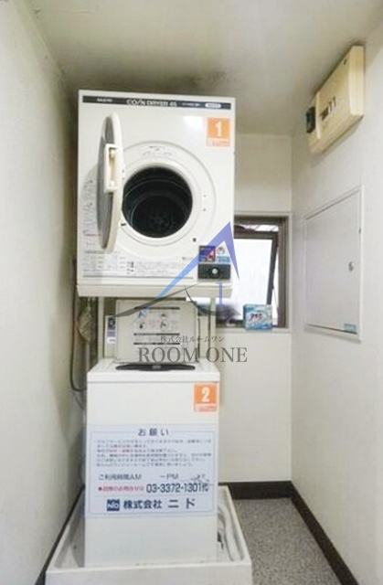 柳橋ビルのその他共用部分|敷地内洗濯機です。