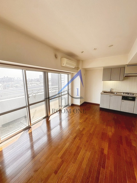 パインコート梅屋敷の居間・リビング|洋室のお部屋です。