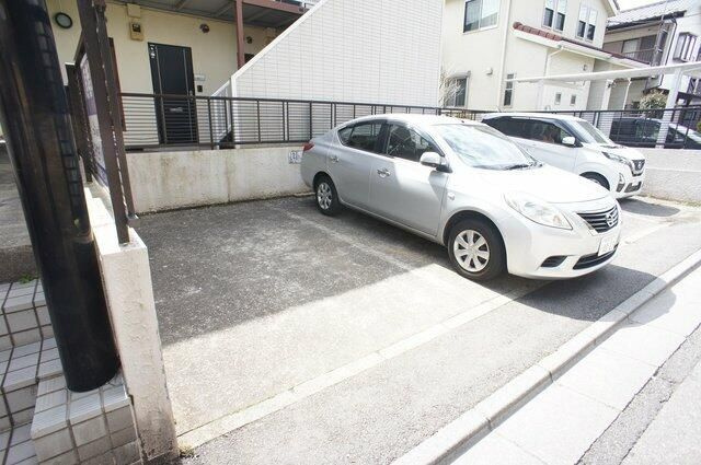 トミクラⅧの駐車場