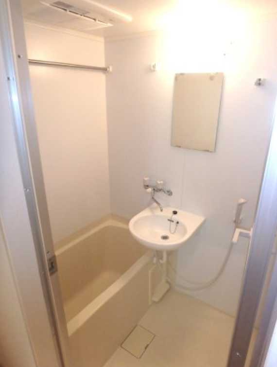 タウンテラス野沢　ネット無料　陽当たり良好　浴室乾燥の浴室