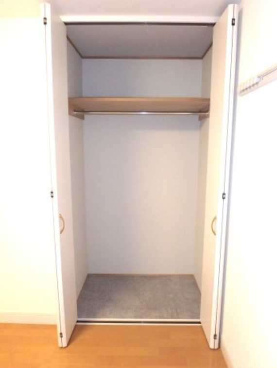 タウンテラス野沢　ネット無料　陽当たり良好　浴室乾燥の収納