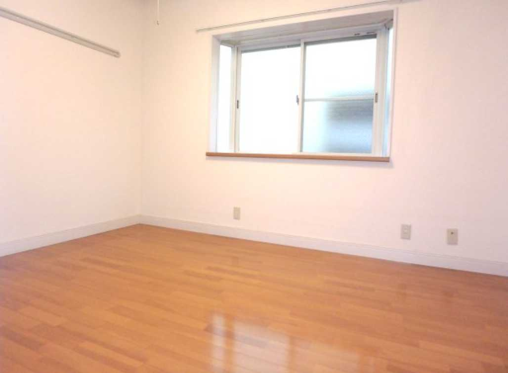 タウンテラス野沢　ネット無料　陽当たり良好　浴室乾燥の居間・リビング