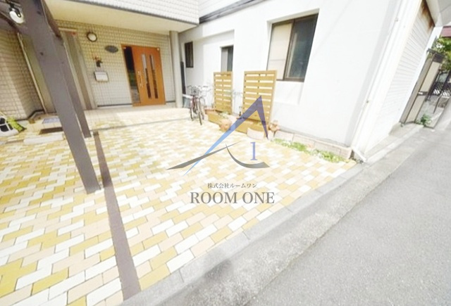 ステラ中央のエントランス|エントランスです。