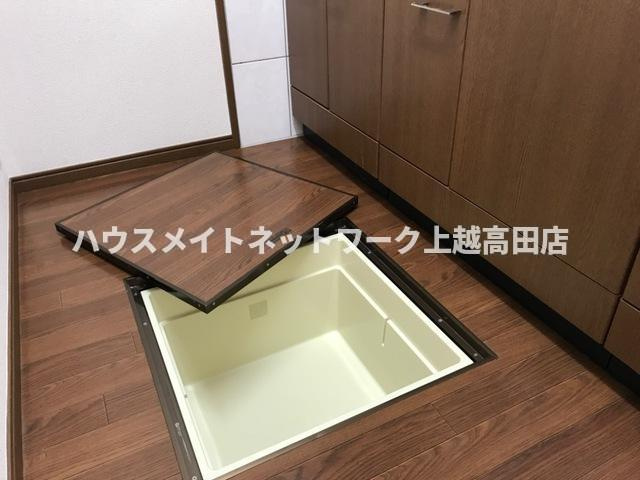 ディア・ハート Ａ棟の収納|床下収納