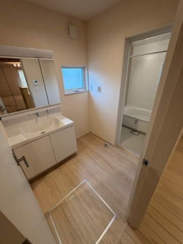 一宮市今伊勢町馬寄字上畑田の中古一戸建の独立洗面台